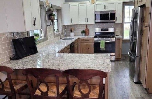 Harford House | Cozy 3 bedroom house in beautiful Kingsley with AC