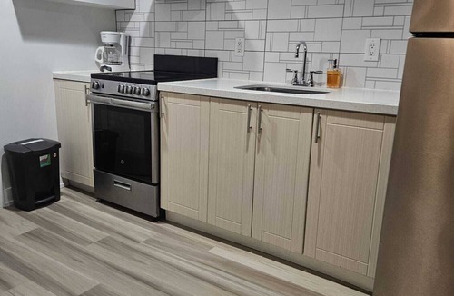 Toronto House | Cozy 3 beds place, 20 min from the Downtown & the Airport.