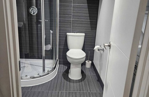 Toronto House | Cozy 3 beds place, 20 min from the Downtown & the Airport.