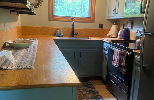 Bridgton House | Cozy 3 BR house in Bridgton, steps from Moose Pond; 3 min drive to Pleasant Mtn
