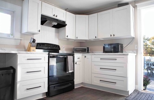 Old Orchard Beach House | ⚓ Cozy 3BR Coastal Retreat Private Yard & Fire Pit 5 Min to Beach!