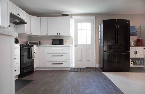 Old Orchard Beach House | ⚓ Cozy 3BR Coastal Retreat Private Yard & Fire Pit 5 Min to Beach!