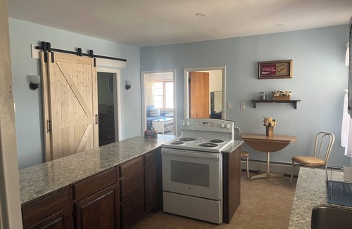 Laconia House | Cozy 3BR House Right Across from the Beach