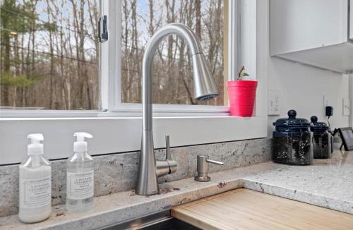Bethlehem House | Cozy 3BR Retreat in Downtown Bethlehem - Hot Tub, Trails, Near Ski & Hike