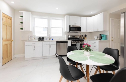 Stamford Apartment | Cozy 3BR Stay in Stamford & Near Old Greenwich
