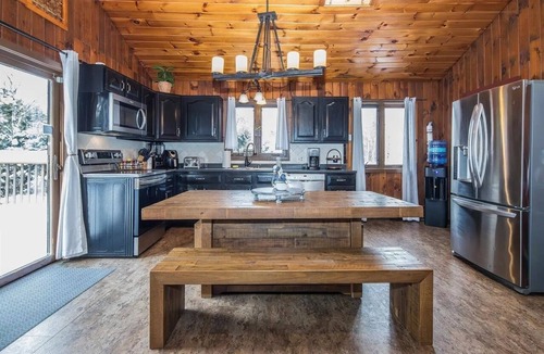Mount Holly Ski Chalet | Cozy 4BR/2BA Home near Okemo, Killington Mountains