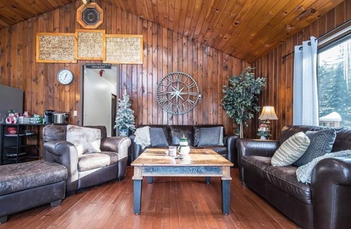 Mount Holly Ski Chalet | Cozy 4BR/2BA Home near Okemo, Killington Mountains