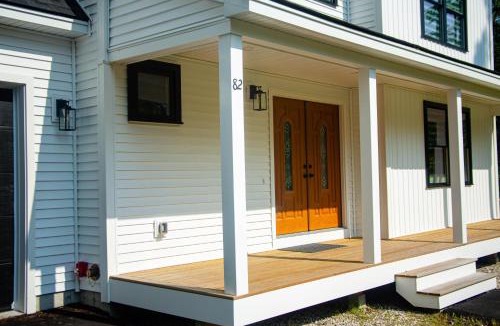 South Casco House | Cozy 4BR Lakeside House, Fireplace, Garage