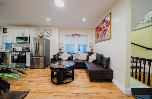 Milton Apartment | Cozy 5BR Milton Home Pet-Friendly near I-93 & Blue Hills 14-2