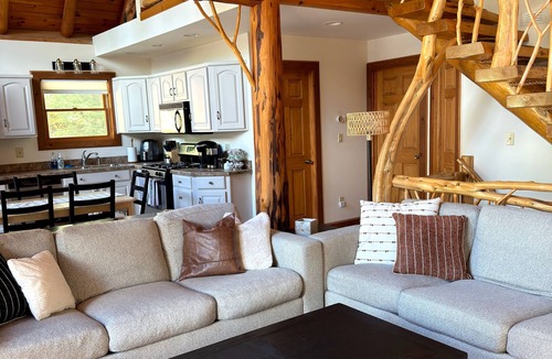 Pottersville Cabin | Cozy Adirondack A-Frame 2 minutes to Schroon Lake & Stone Bridge Caves