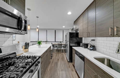 East Falls Apartment | Cozy and comfy Philadelphia stay.
