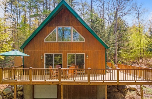 Lochmere House | cozy and private Meredith escape