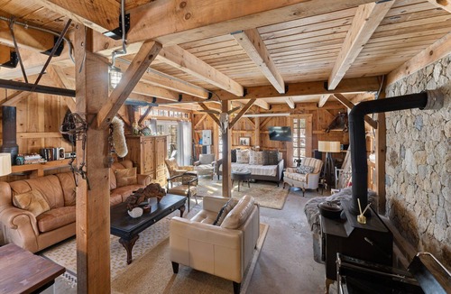 Charlestown Cabin | Cozy and Rustic Barn Near the Coast