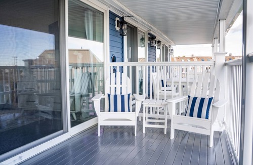 Hampton Hotel | Cozy and sweet second floor oceanfront room with private deck!