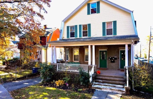 East Haven Apartment | Cozy apartment in New Haven