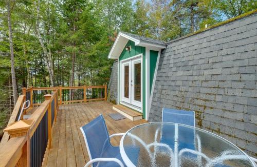 Northeast Harbor Apartment | Cozy Apt w/Deck, ~ 5 Miles to Acadia Nat'l Park!