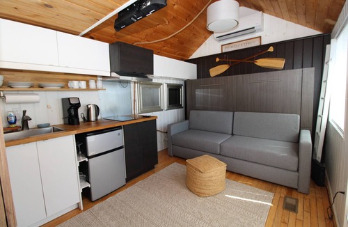Provincetown Condo | Cozy Bayside Cottage With Huge Outdoor Living Space and Private Beach (2313)