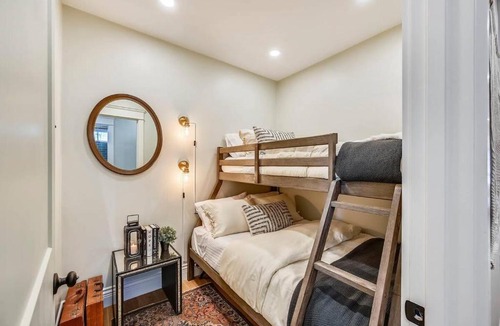 Egleston Square House | Cozy Boston Condo Near T