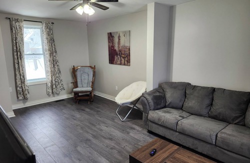 Brockville House | Cozy Brockville Getaway | Walk to River, Dining & Downtown