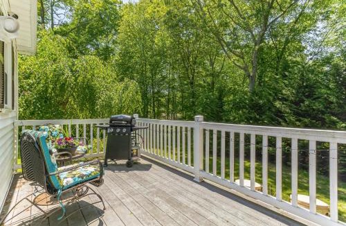Old Mystic House | Cozy Bungalow Just Minutes from Mystic, Westerly Beaches, Boating and Casinos! bungalow