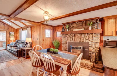 Alton House | Cozy Cabin | Fire Pit + Dock Option | Alton Bay