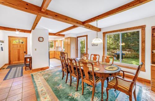 South Londonderry House | Cozy Cabin in the Woods