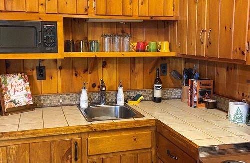 Jay Cabin | Cozy Cabin Retreat in Heart of Adirondacks - Family & Pet Friendly