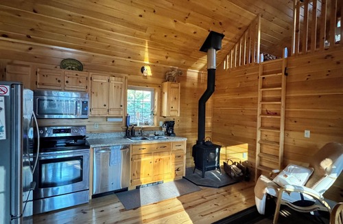 Brookline Cabin | Cozy Cabin Retreat on Putney Mountain