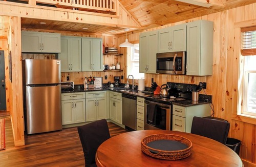 Brownfield Cabin | Cozy Cabin Saco River