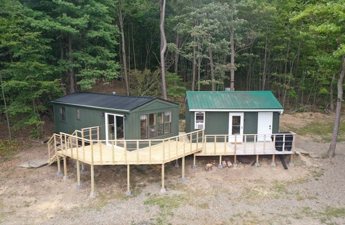 Warren Cabin | Cozy camp with an amazing view!
