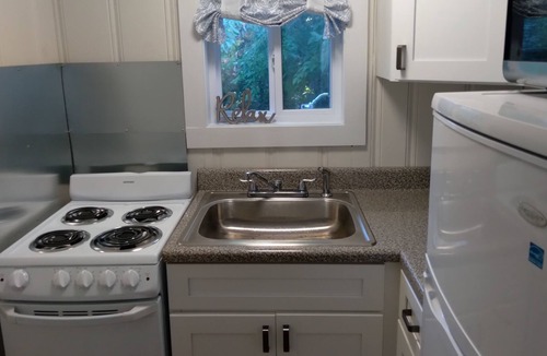 Bass River Cottage | Cozy Cape Cod Cottage near South facing beaches, island ferries and restaurants!