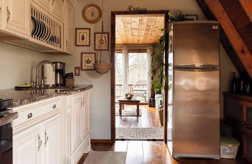 Thompson Ridge Cabin | Cozy Chalet at Goat Sanctuary with Water Views