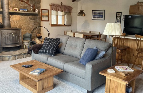 Birchview by the Saco Ski Chalet | Cozy Chalet! Close to everything! Hiking, Shopping, Storyland & Restaurants!