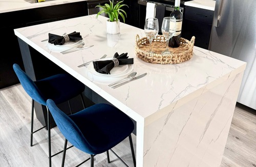 Belleville Apartment | Cozy Chic 1 Bdrm King Suite - mins to NYC, MetLife