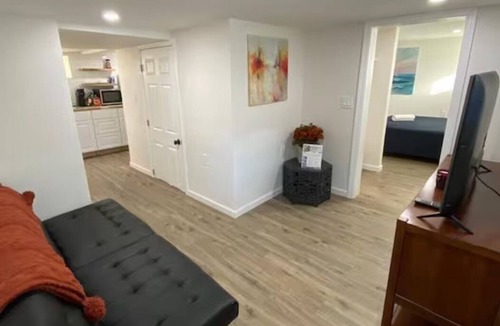 Downtown Apartment | Cozy & Chic 1-bedroom Downtown Stamford nPet Friendly