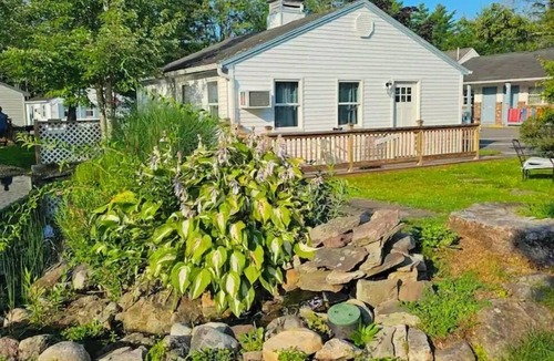 Southern Coast Condo | Cozy Coastal 2-bedroom condo with AC, WiFi in welcoming Saco