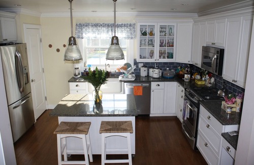 Village of Southampton House | Cozy Coastal Cottage close to ocean beaches and shopping.