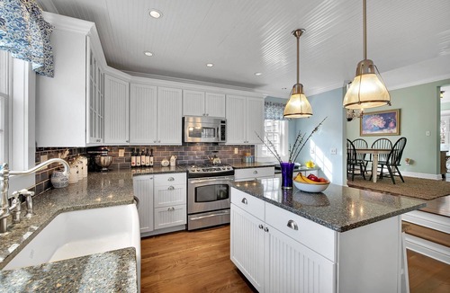 Village of Southampton House | Cozy Coastal Cottage close to ocean beaches and shopping.