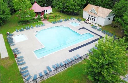Bartlett Apartment | Cozy condo at Attitash Mountain Village