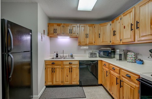 Bartlett Villa | Cozy Condo at The Seasons Resort – Perfect for Skiing, Hiking & Family Fun 🎿❄️🏂🌲🗻