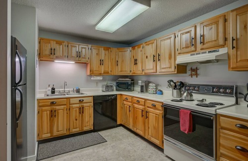 Bartlett Villa | Cozy Condo at The Seasons Resort – Perfect for Skiing, Hiking & Family Fun 🎿❄️🏂🌲🗻