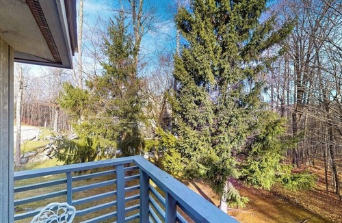 Killington Condo | Cozy condo w/balcony, indoor pool, hot tub, sauna, gym, steam room