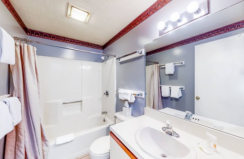 Stowe Area Condo | Cozy Condo with a Fireplace, Free WiFi, Shared Pool, Hot Tub, Tennis & Gym