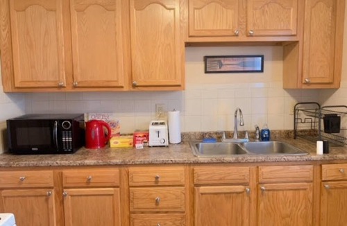 Pawtucket Apartment | Cozy, Convenient 3 Bed Apartment near Providence!