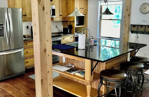 Kennebunk Cottage | Cozy Cottage 1 m to Dock Sq.beaches ESCAPE THE SUMMER HEAT AT THE COOL COAST!