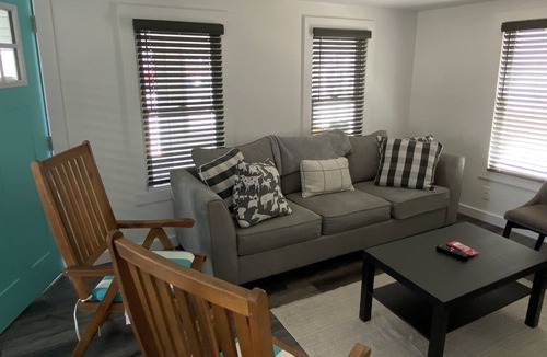 Milford House | Cozy Cottage by the Sea