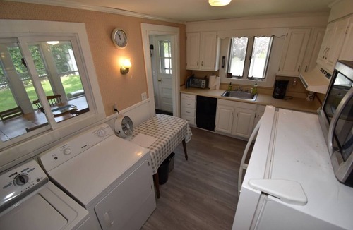 Bonnet Shores Cottage | Cozy cottage in lovely Bonnet Shores