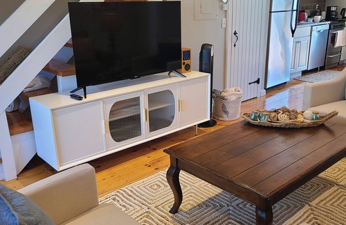 Mashpee Cottage | Cozy Cottage - Maushop Village