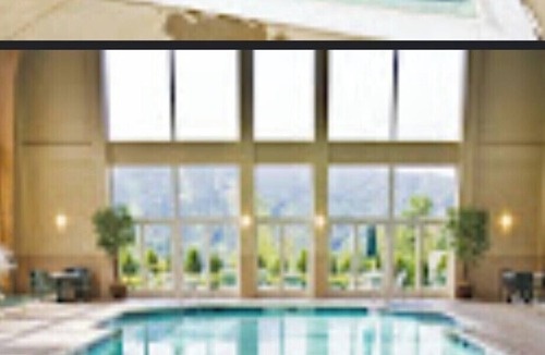 Williamstown Condo | Cozy couple resort style condo overlooks the beautiful Massachusetts mountains.n