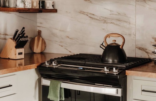 Haines Falls House | Cozy Creekside Retreat-Minutes to Hunter Mountain -Arcade, Fire Pit, BBQ